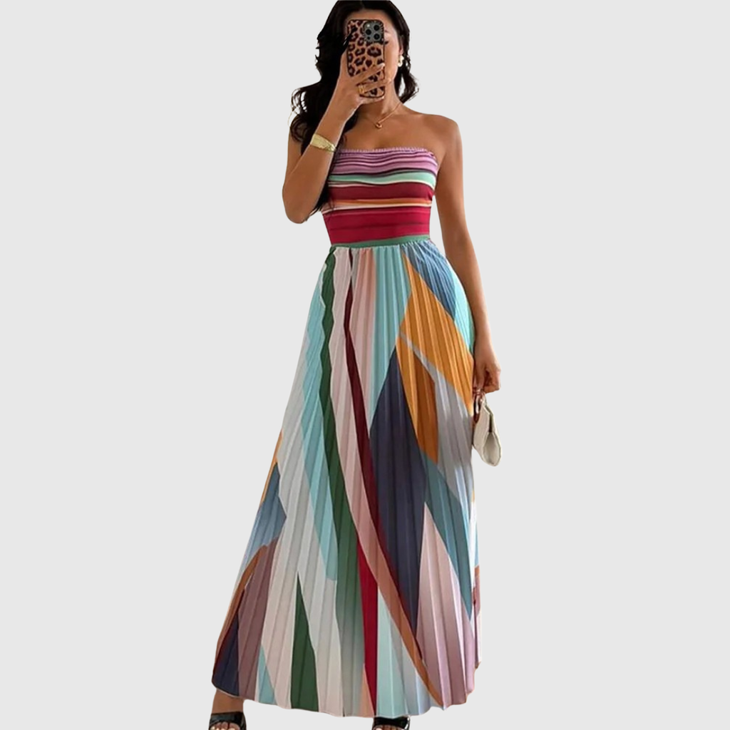 Isola Chic Long Dress with Elegant Details - view 4